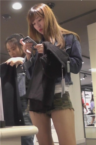查看完整内容：服装店拍摄小清新美臀迷彩热裤少女 [1.01 GB]（视频版） - 共6张图片