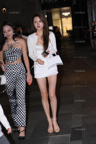 查看完整内容：包臀裙美腿高跟女子 - 共16张图片