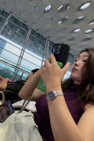 等车丰腴女人 （视频版）