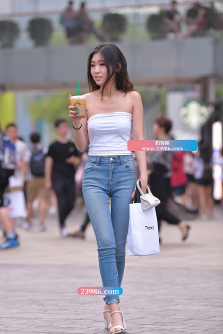 【街拍之魂赛帖】B103、性感裹胸紧身蓝牛