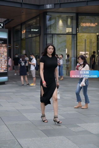 街拍黑色群美女