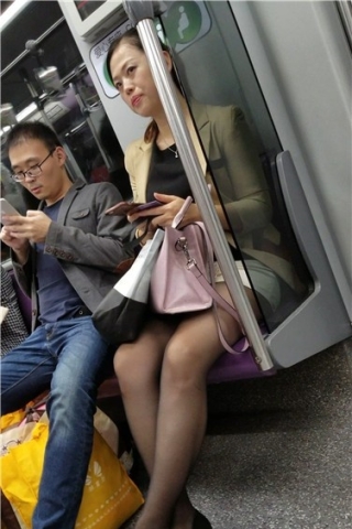 4k视频，极品黑丝高跟鞋美女业务繁忙（视频版）