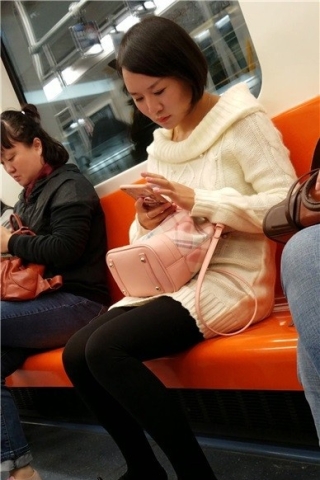 查看完整内容：4k-温柔如水短发高跟鞋美丽女孩（视频版） - 共8张图片