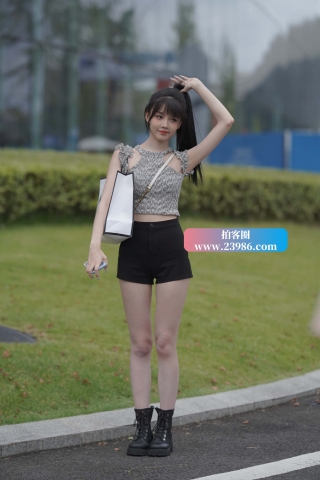 搭讪可爱马尾辫女孩儿