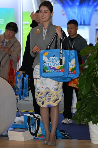 查看完整内容：海航空姐-在发袋子呢（完整版） - 共15张图片