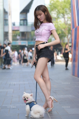 【红石赛帖】遛狗的性感美女