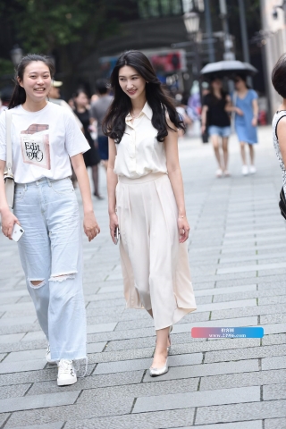 气质长发美女姐姐