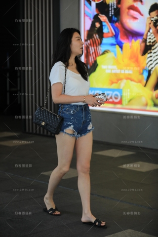 热裤上电梯 总能撩动我的心