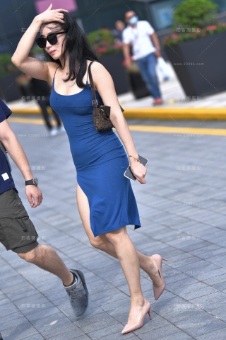 【咔喳赛帖】兰色短裙高跟