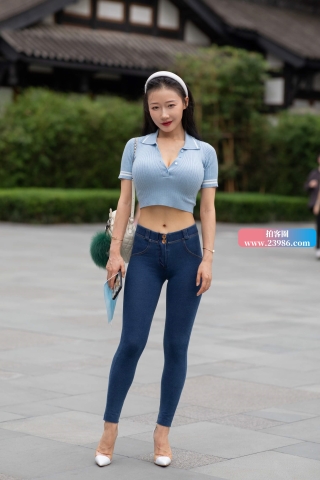 查看完整内容：搭讪街拍丰满紧俏牛仔美女（完整版） - 共18张图片
