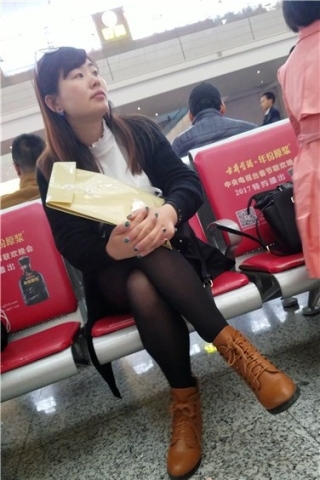 查看完整内容：4k视频，微笑甜美的漂亮黑丝袜美女姐姐（视频版） - 共10张图片