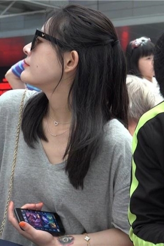 查看完整内容：4K - 冷冷的女神玉骨冰肌，如雪玉足非常靓丽 [5.71 GB/MP4] （视频版） - 共10张图片