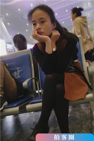 查看完整内容：4k-车站候车室遇见无聊等车的妹子，大眼小清新。（视频版） - 共8张图片