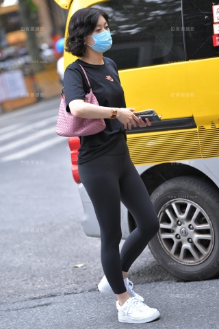 【咔喳赛帖】等车