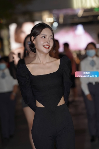 搭讪夜拍美女姐妹