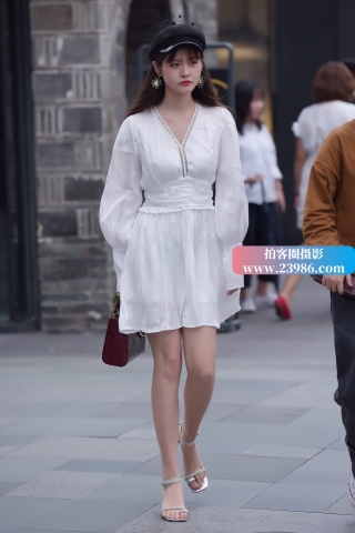 街拍白裙时尚高跟美女