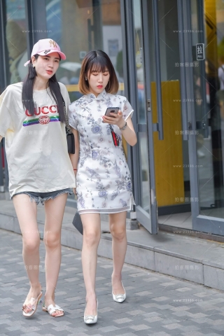 旗袍装高跟美眉