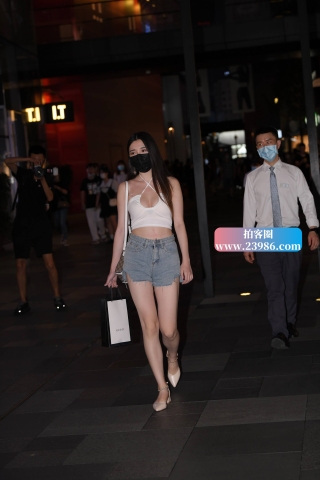 另一个版本的热牛美眉