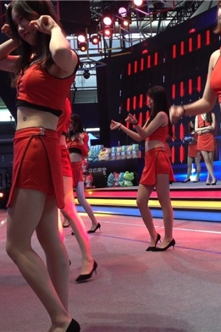 查看完整内容：2018CJ - 舞台上的红装showgirl美女 [568 MB]（视频版） - 共6张图片