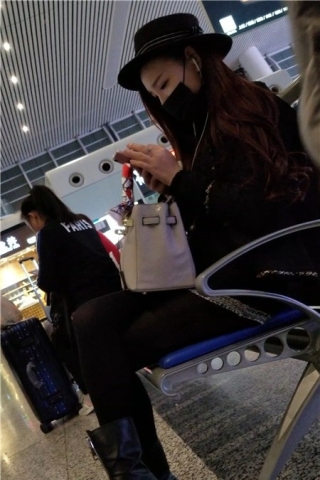 查看完整内容：4k-黑色系黑口罩漂亮美女姐姐（视频版） - 共10张图片