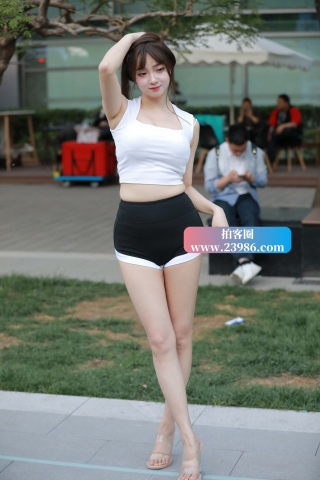 可爱的微胖女孩