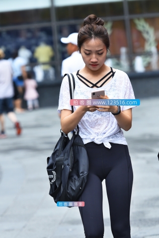 【咔喳赛贴】一直看手机