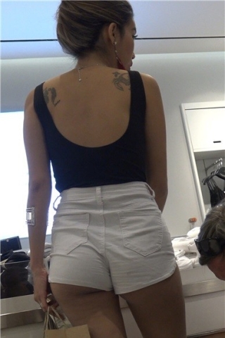 查看完整内容：4k-超性感开背超短白热裤野性纹身美女 [0.98 GB]（视频版） - 共10张图片