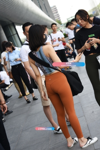 【咔喳赛贴】桔色紧身裤