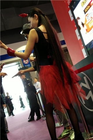 查看完整内容：4k超清，魔鬼身材黑丝网袜大美女，想必也是sao货一枚（视频版） - 共6张图片