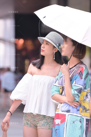 【街拍之魂赛帖】双瞳剪水,白里透红