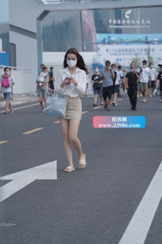 这样的腿我喜欢~！我想你们也是。