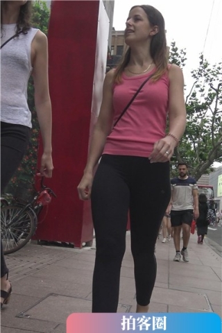 查看完整内容：4k-街拍紧身裤丰满肉臀好身材外国美眉 [2.73 GB]（视频版） - 共8张图片