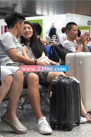 查看完整内容：4K - 羡慕别人女朋友系列，这哥们真是赚到了。[4.08 GB/MP4]（视频版） - 共10张图片