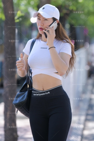 【红石赛帖】性感黑色紧身裤美女