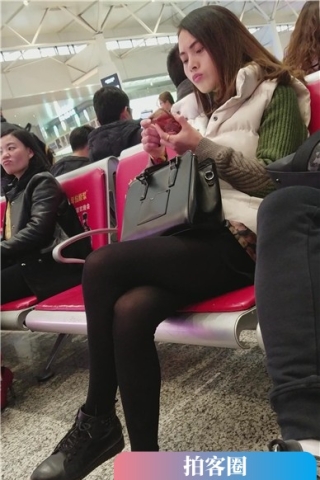 查看完整内容：4k-候车厅黑丝美腿女神，样子有点凶（视频版） - 共6张图片