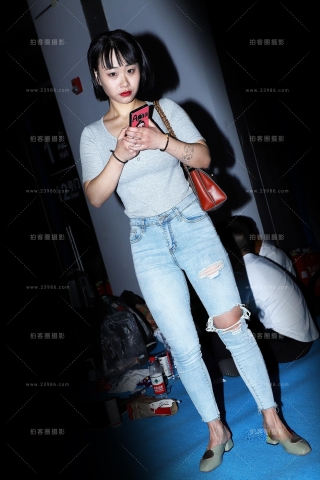 查看完整内容：短发紧身牛仔 - 共14张图片