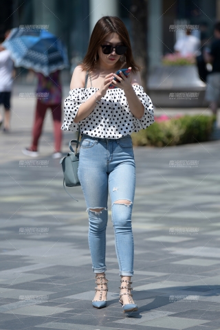 ★高挑牛仔裤美女★