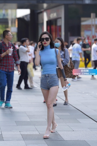 街拍无敌长腿热牛小姐姐~