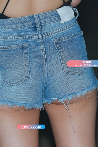 【视觉冲击赛帖】性感  大露背 大长腿 美女