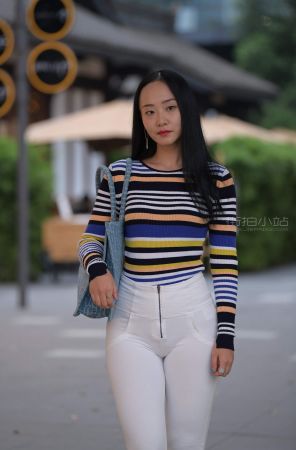 查看完整内容：搭讪街拍紧身白裤美眉 - 共17张图片