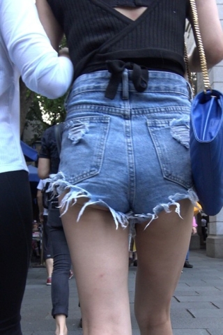 4k-高腰超短碎边热裤长腿街拍美女 [1.12 GB]（视频版）