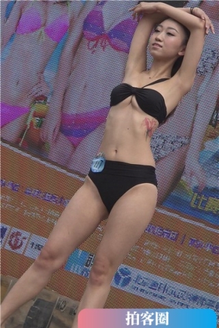 查看完整内容：黑色比基尼美女模特舞台走秀（视频版） - 共8张图片