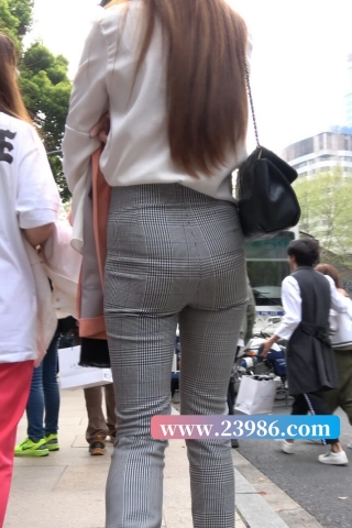 查看完整内容：4K - 性感女神气质街拍长腿高跟美女 [2.30 GB/MP4]（视频版） - 共12张图片