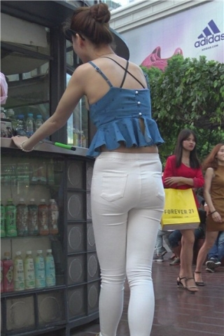 查看完整内容：4k-街拍紧身白裤大长腿颜值美女姐姐 [2.58 GB]（视频版） - 共10张图片
