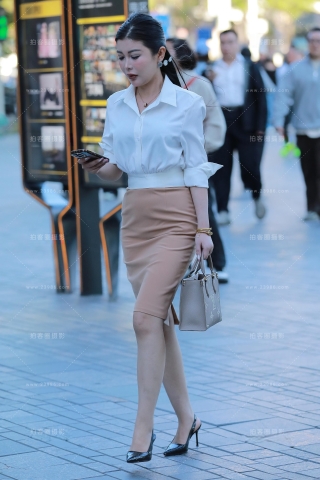 职业装气质美女