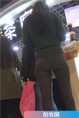 查看完整内容：4k-极品美腿紧身黑裤美女 [2.92 GB]（视频版） - 共6张图片