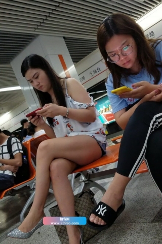 4K - 街拍银白色高跟姑娘 [476 MB/MP4]（视频版）