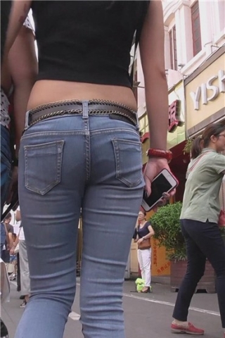 查看完整内容：露脐装马尾辫女神，紧身蓝牛很性感。[411 MB]（视频版） - 共12张图片