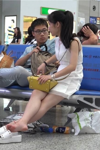 查看完整内容：4K - 白皙的短裙MM [1.02 GB/MP4]（视频版） - 共8张图片