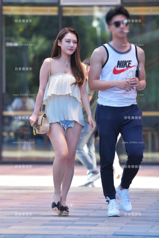 【红石赛帖】性感牛仔热裤美女